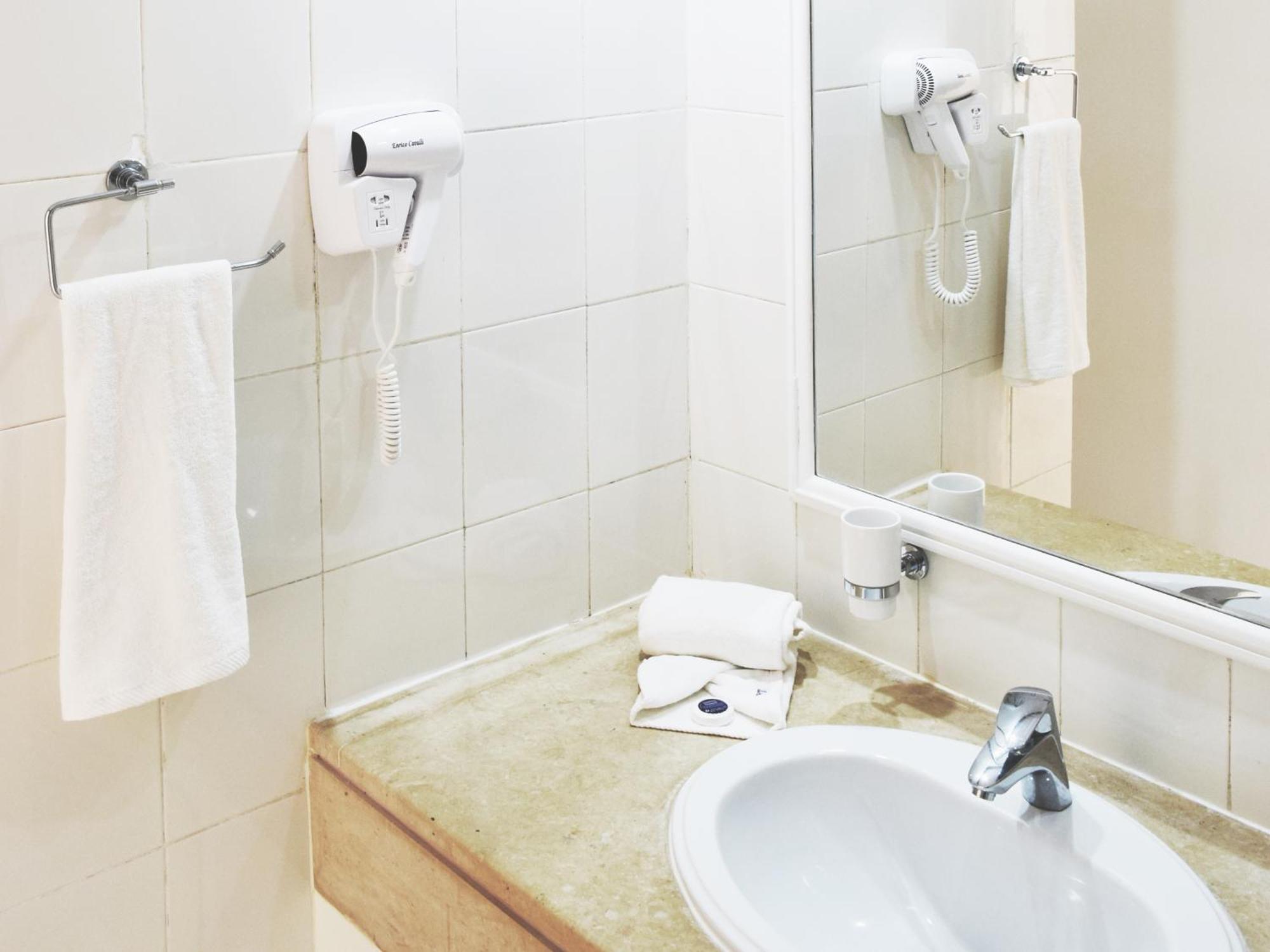 Hotel Bougainvillier Djerba Taguermess Εξωτερικό φωτογραφία